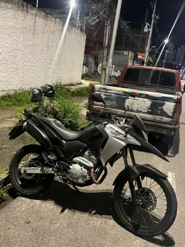 Vendo xre 300 pra pessoas exigentes