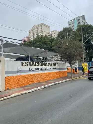 Estacionamento e lavagem de autos