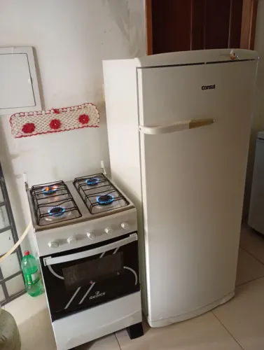 Geladeira Consul e Fogão Realce. Tudo ok. Entrego 