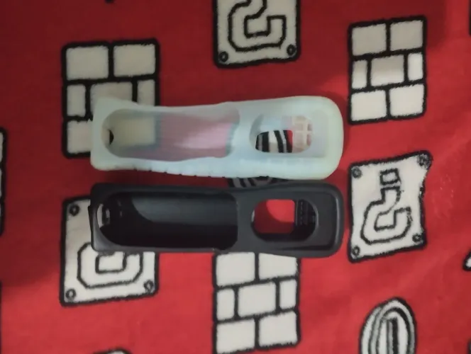 Capa de Proteção Silicone para Wii Remote (Preto/Branco) - 2x Unidades