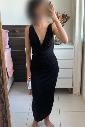 vestido longo preto drapeado de festa 