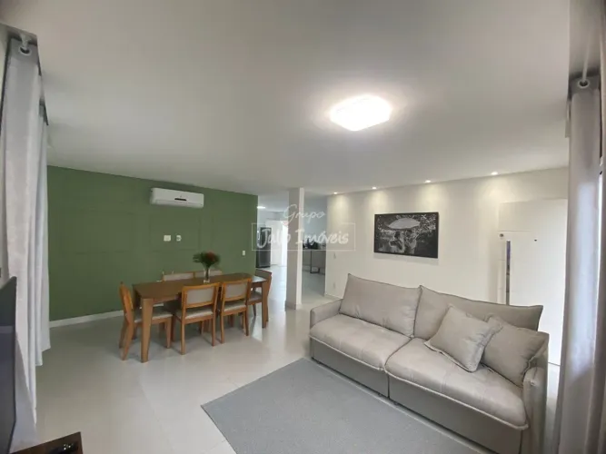 Casa com 2 dormitorios 1 suíte e closet em Brusque