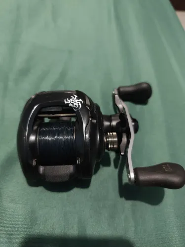 Tatula 200 direita carretilha de pesca.