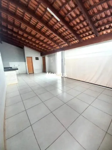 Casa à venda, 3 quartos, 2 suítes, 2 vagas, Segismundo Pereira - Uberlândia/MG