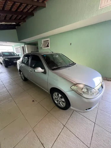Renault Symbol Privilège Hi-flex 1.6 16V 4P 2013