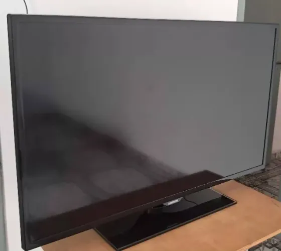 TV Samsung 40pol, não é smart