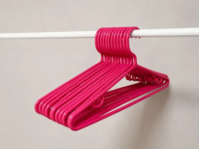 Kit 12 cabides de plástico rosa pink