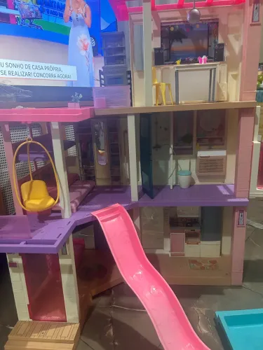 Casa da Barbie gigante