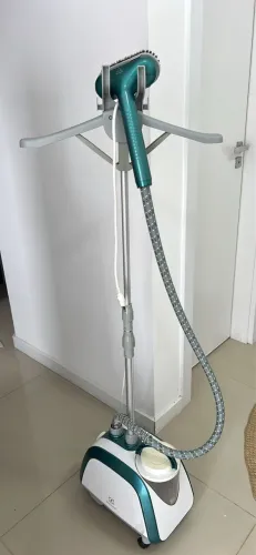 Vaporizador Electrolux passadora roupa vertical 