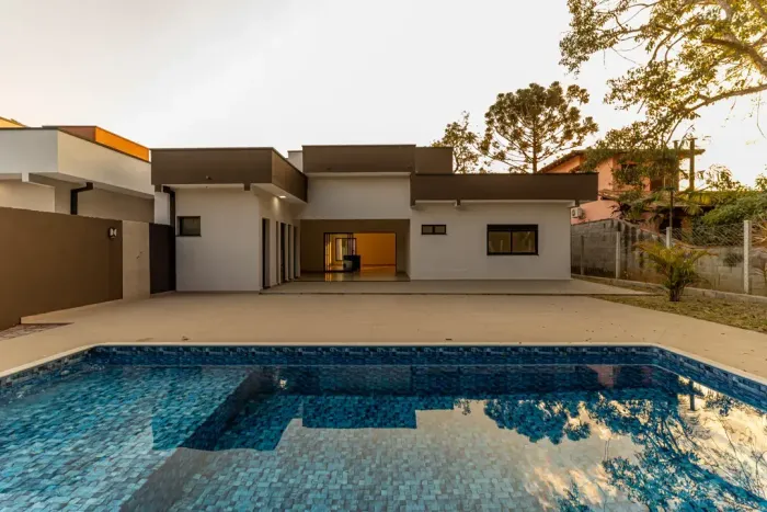 Casa térrea com 3 quartos à venda, 1.215 m² por R$ 1.980.000 - Guararema/SP