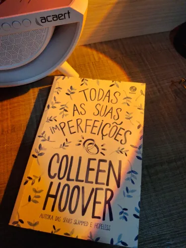 Vendo livro de romance!! "Todas as suas (im)perfeições" Colleen Hoover
