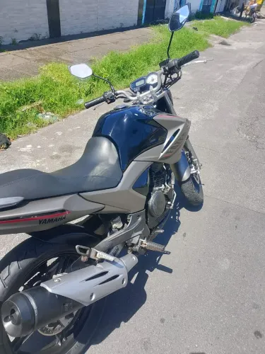Fazer 250 - 2015 (SEMI NOVA)