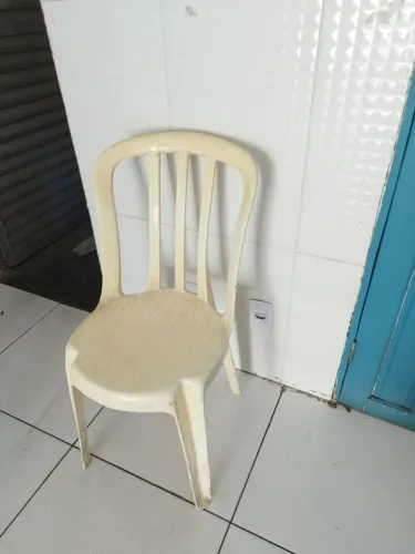 Kit 4 Cadeiras de plástico