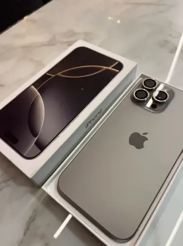 iPhone 16 Pro Max 256Gb - Titanio Natural