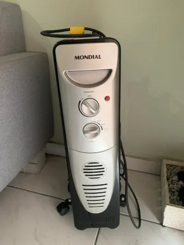 Aquecedor a Óleo Mondial A-06 1500W - Seminovo - Usado 1 Vez