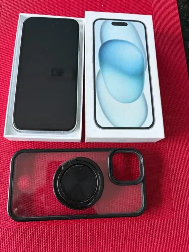 Vendo Iphone 15 128GB, cor branco e na caixa original.