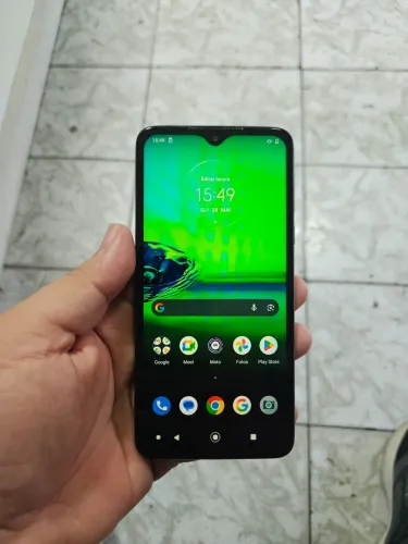 Motorola G8 play