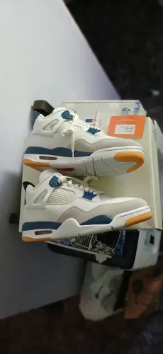 Air Jordan 4 - Navy SB