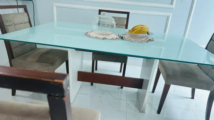 Mesa de mdf e vidro