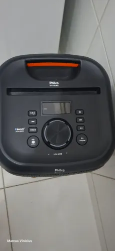 Caixa de som philco 10 hrs de bateria ?