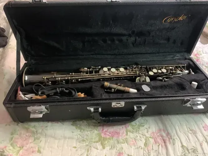 Saxofone soprano condor