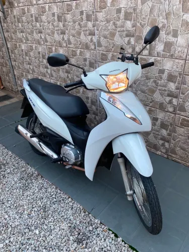 Honda biz 110i 2021 com partida