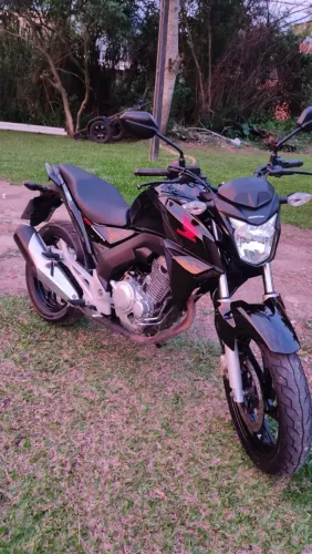 vendo cb Twister bem cuidada 