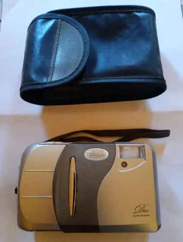 Camera Fotografica Analogica Tron Duo Auto Flash Vintage Prateada sem uso com capa