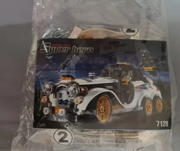 Blocos de montar Compatível com Lego DC Super Heroes Batman The Penguin Arctic Roller
