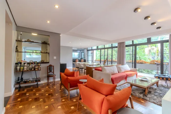Casa para venda e locação em Brooklin Paulista com 5 quartos, sendo 5 suítes, 340m²