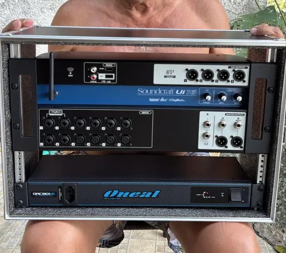 MESA DE SOM SOUNDCRAFT UI16 (MUITO NOVA)