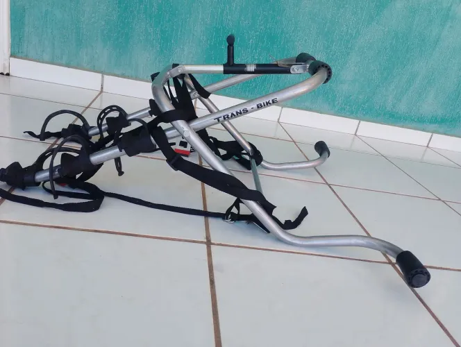 Vendo TRANSBIKE capacidade para 03 bicicletas pouco usado Valor R$ 280,00 Cep *