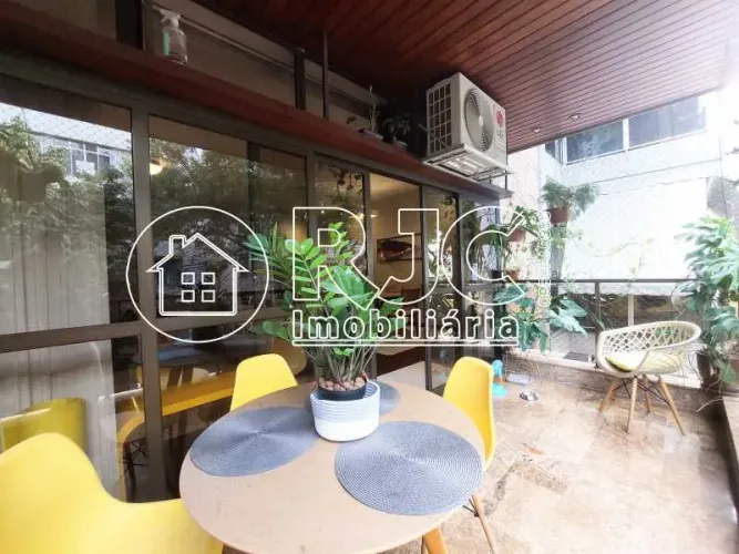 Apartamento : Padrão / Residencial / Tijuca
