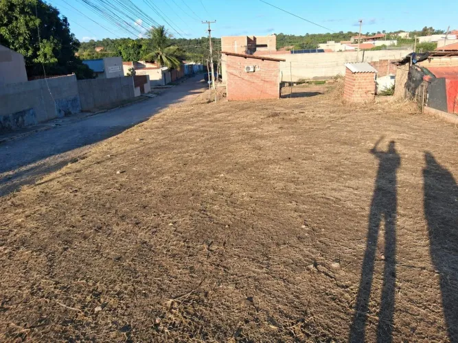 VENDE-SE TERRENO NA ZONA LESTE DE TERESINA, VALOR ACESSÍVEL PARCELADO