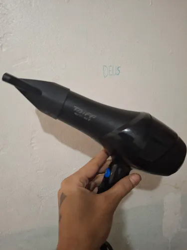 Dois secador taiif 2000w e escova secadora lizz