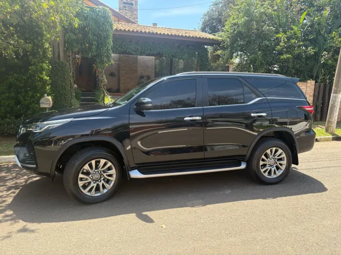 Toyota Hilux SW4 SRX 4X4 2.8 TDI 16V Dies. Aut. 2023