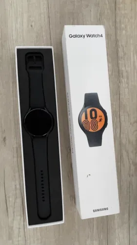Smart Galaxy Watch4 Bluetooth l Wi-Fi l GPS 44mm 1,5 gb Ram Preto (NOVO E LACRADO)