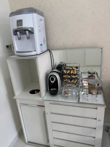 Armário canto do café