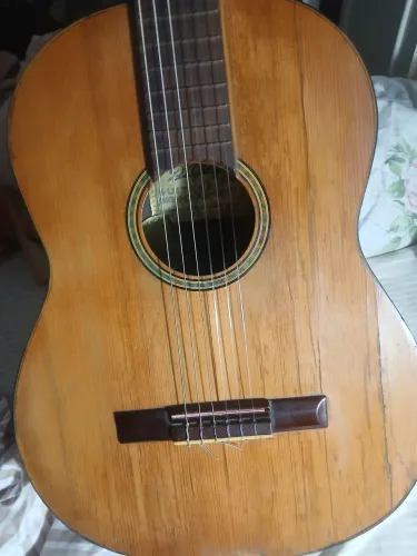 VENDO VIOLÃO DI GIORGIO SÉRIE OURO para alguns restauros- R$ 800 no metrô.