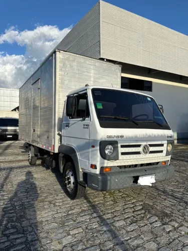 Vw Delivery 5-140 Ano 2011 com baú seco de 5.50 Extra !!!