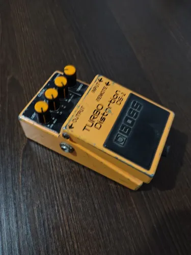 Pedal boss turbo distorcion ds2