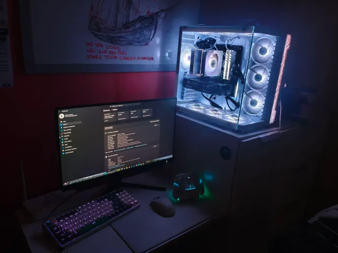 PC GAMER ALL WHITE AMD Ryzen 7 5700X / AMD Radeon RX6600 / 32 GB DDR4 (2X16GB) / NV3 1tR