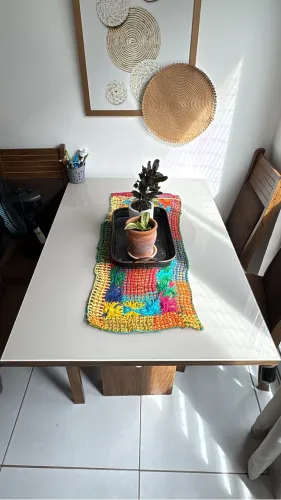 Conjunto de mesa com 4 cadeiras