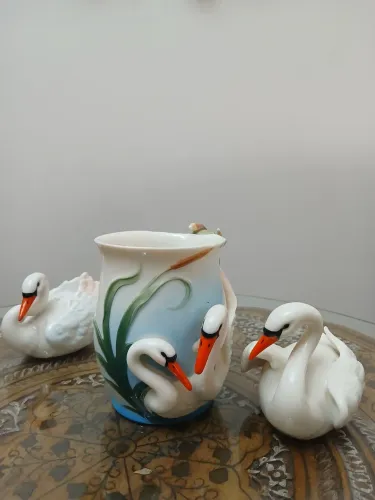 Conjunto Vintage Raro "Essor" de Cisnes em Porcelana-saleiro/pimenteiro
