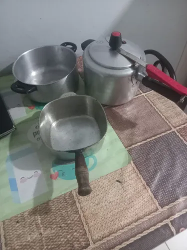 Vende 3 panelas 50 reais as 3 (uma pressão clock)