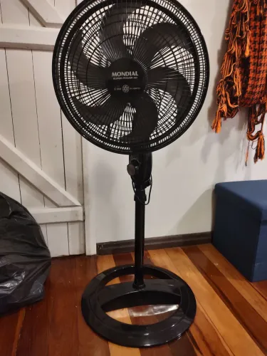 Ventilador de coluna 220v novíssimo