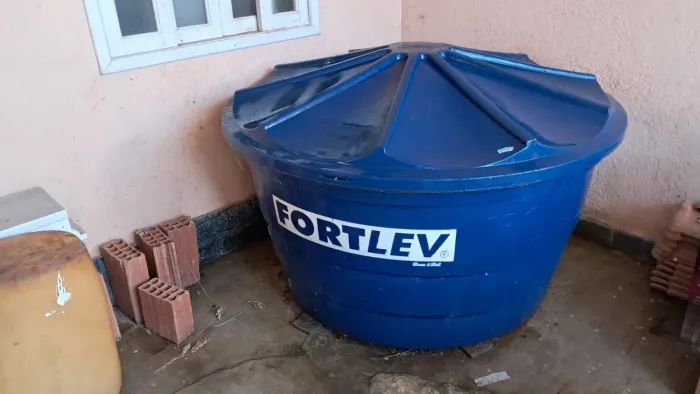 Caixa d'água de 1000 L Fortlev nova