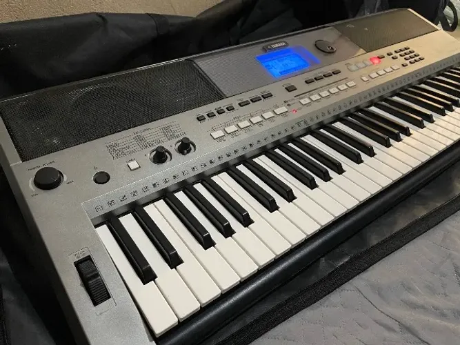 TECLADO YAMAHA PSR E443