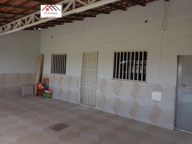 QR 310 Aceita Financiamento  Ótima Casa com 3 Quartos Perto Metrô Escriturada em Samambaia