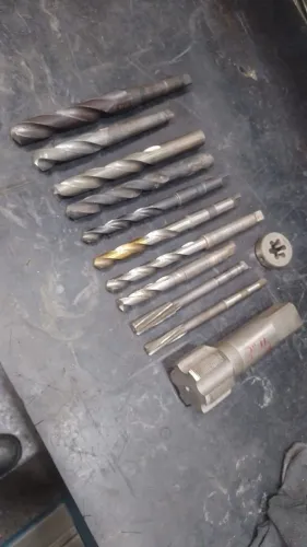 Brocas e ferramentas para torno 